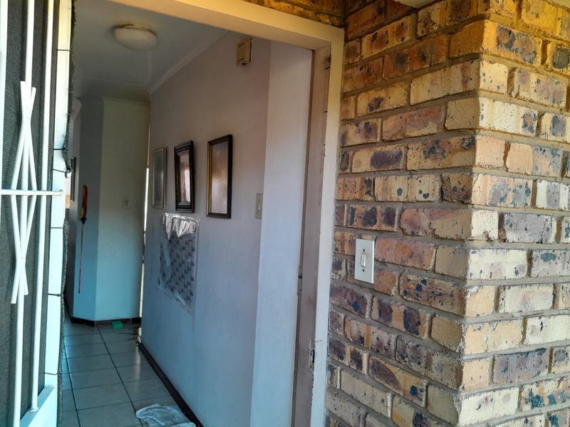 2 Bedroom Property for Sale in Pretoria North Gauteng