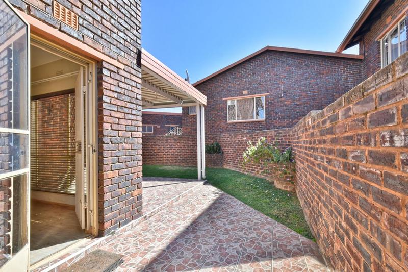 3 Bedroom Property for Sale in Brackenhurst Gauteng