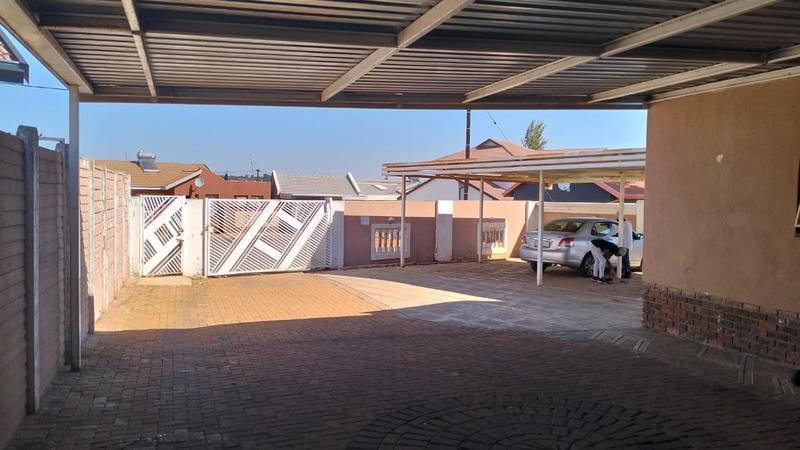 5 Bedroom Property for Sale in Ennerdale Gauteng