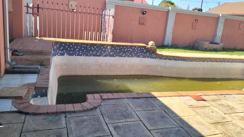 5 Bedroom Property for Sale in Ennerdale Gauteng