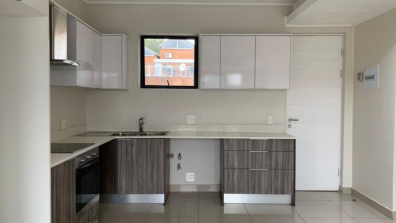 To Let 2 Bedroom Property for Rent in Sandhurst Gauteng
