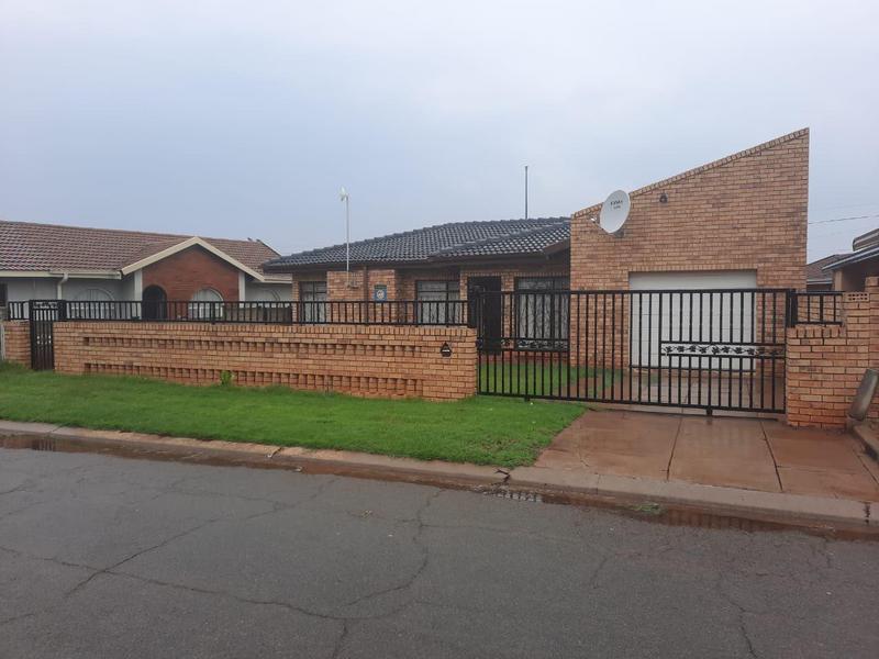 To Let 3 Bedroom Property for Rent in Sebokeng Gauteng