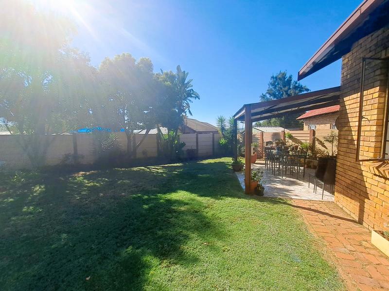 3 Bedroom Property for Sale in Heuweloord Gauteng