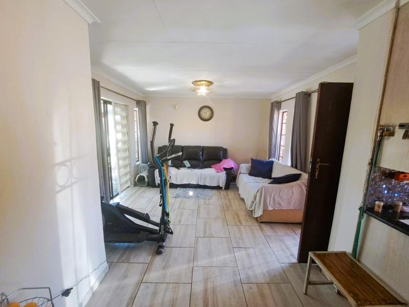 3 Bedroom Property for Sale in Heuweloord Gauteng