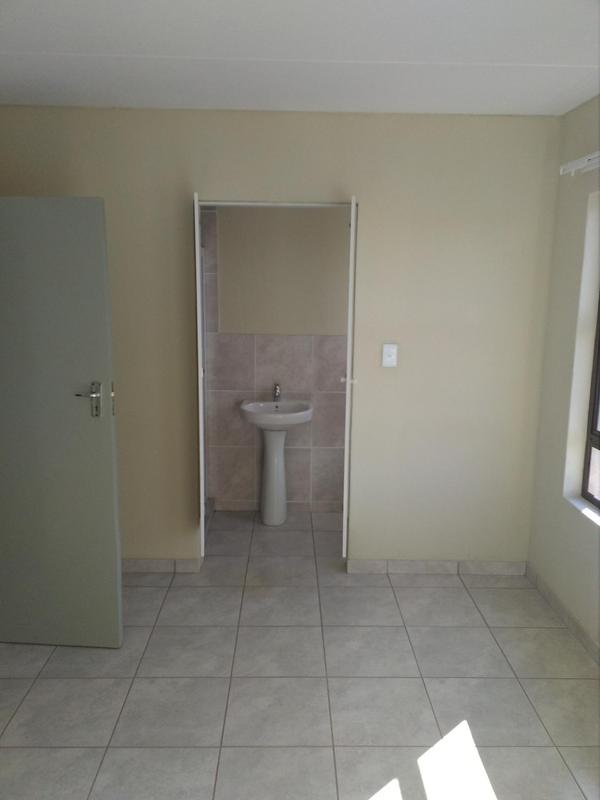 2 Bedroom Property for Sale in Groblerpark Gauteng