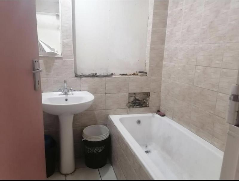 2 Bedroom Property for Sale in Pretoria Central Gauteng