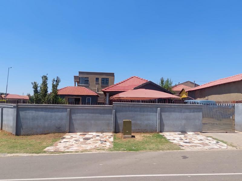 To Let 2 Bedroom Property for Rent in Zakariyya Park Gauteng