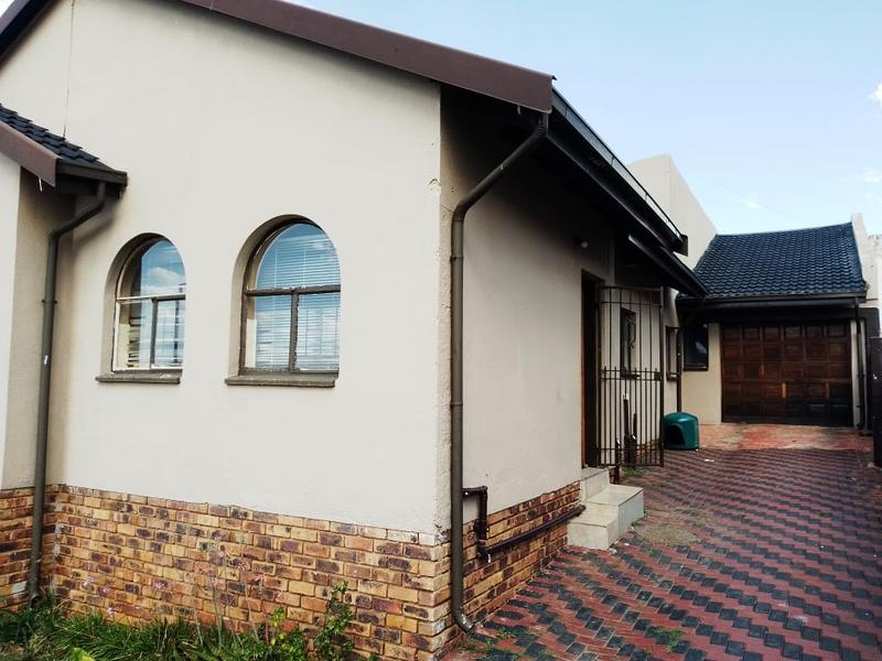 To Let 2 Bedroom Property for Rent in Zakariyya Park Gauteng
