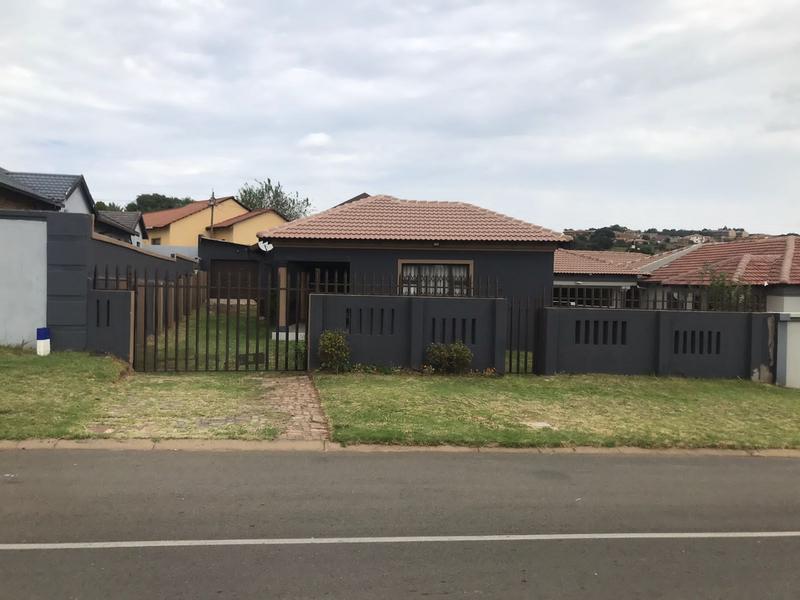 3 Bedroom Property for Sale in Zakariyya Park Gauteng