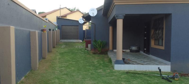 3 Bedroom Property for Sale in Zakariyya Park Gauteng