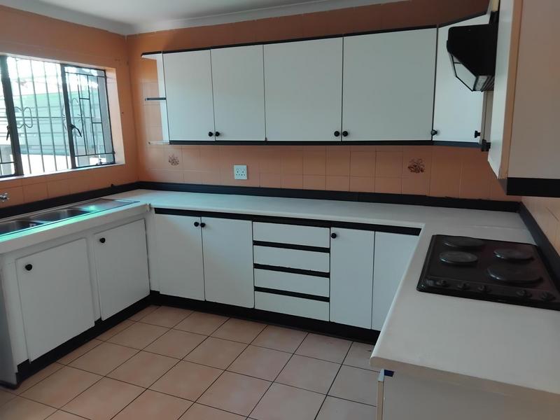 6 Bedroom Property for Sale in Zakariyya Park Gauteng