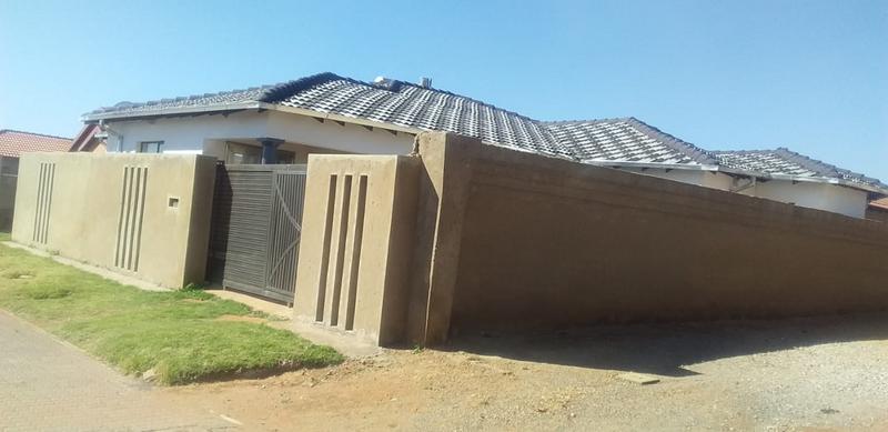 4 Bedroom Property for Sale in Lehae Gauteng