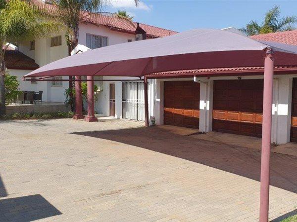 10 Bedroom Property for Sale in Waterkloof Ridge Gauteng