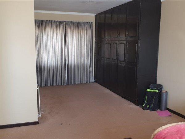 10 Bedroom Property for Sale in Waterkloof Ridge Gauteng