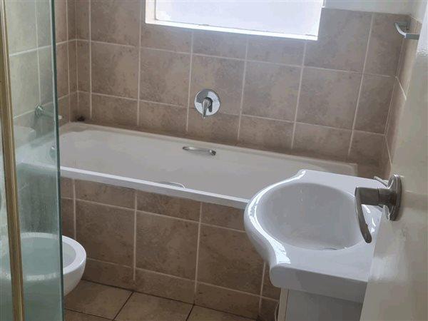 To Let 2 Bedroom Property for Rent in Bardene Gauteng