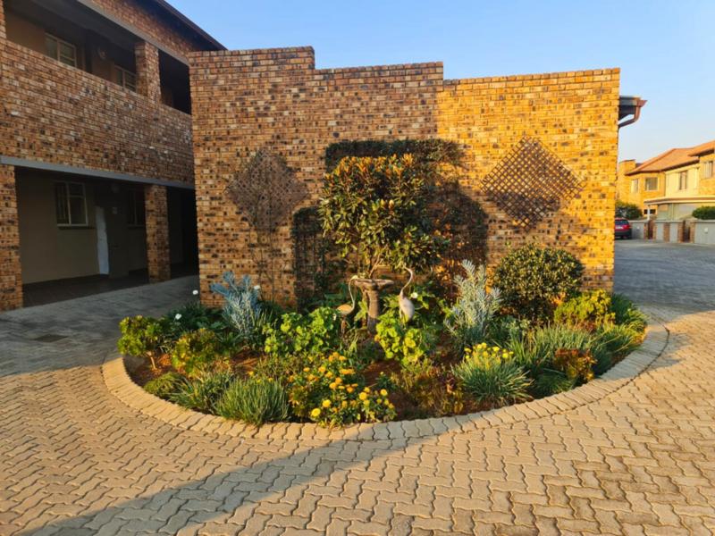 2 Bedroom Property for Sale in Norton Home Estate AH Gauteng