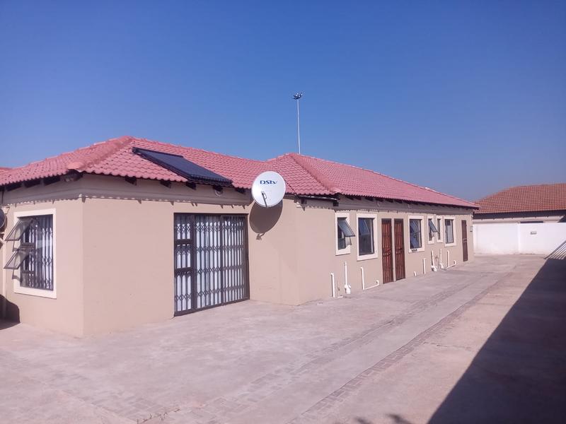 To Let 1 Bedroom Property for Rent in Vosloorus Gauteng
