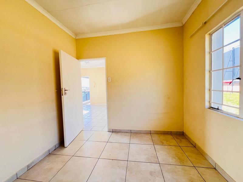 2 Bedroom Property for Sale in Sharonlea Gauteng