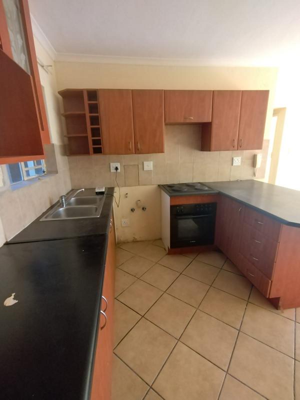 2 Bedroom Property for Sale in Heuweloord Gauteng