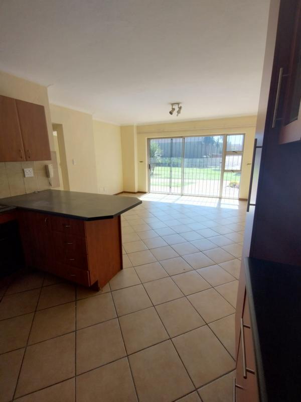 2 Bedroom Property for Sale in Heuweloord Gauteng