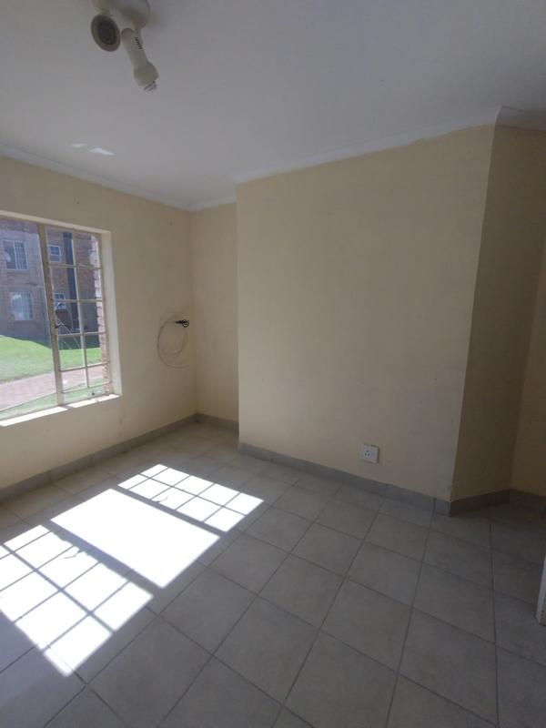 2 Bedroom Property for Sale in Heuweloord Gauteng