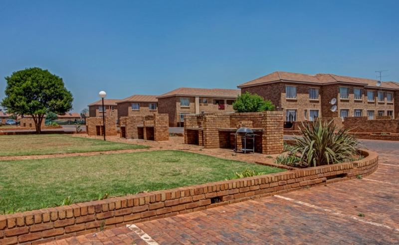 1 Bedroom Property for Sale in Krugersrus Gauteng