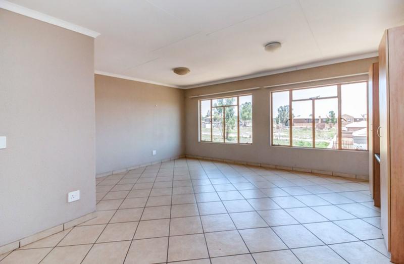 1 Bedroom Property for Sale in Krugersrus Gauteng