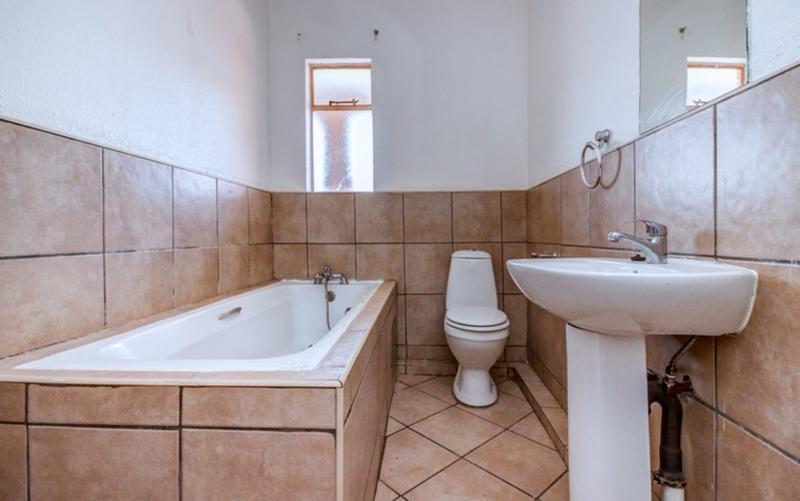 1 Bedroom Property for Sale in Krugersrus Gauteng