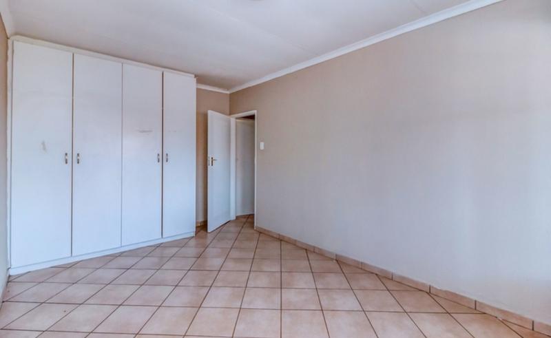 1 Bedroom Property for Sale in Krugersrus Gauteng