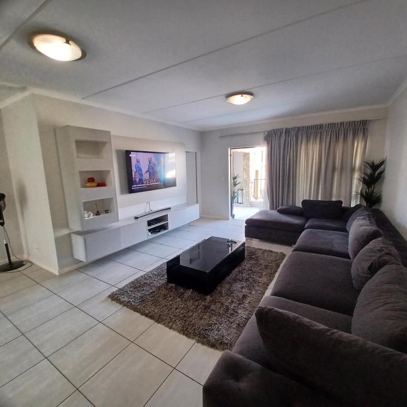 To Let 2 Bedroom Property for Rent in Waterfall Gauteng