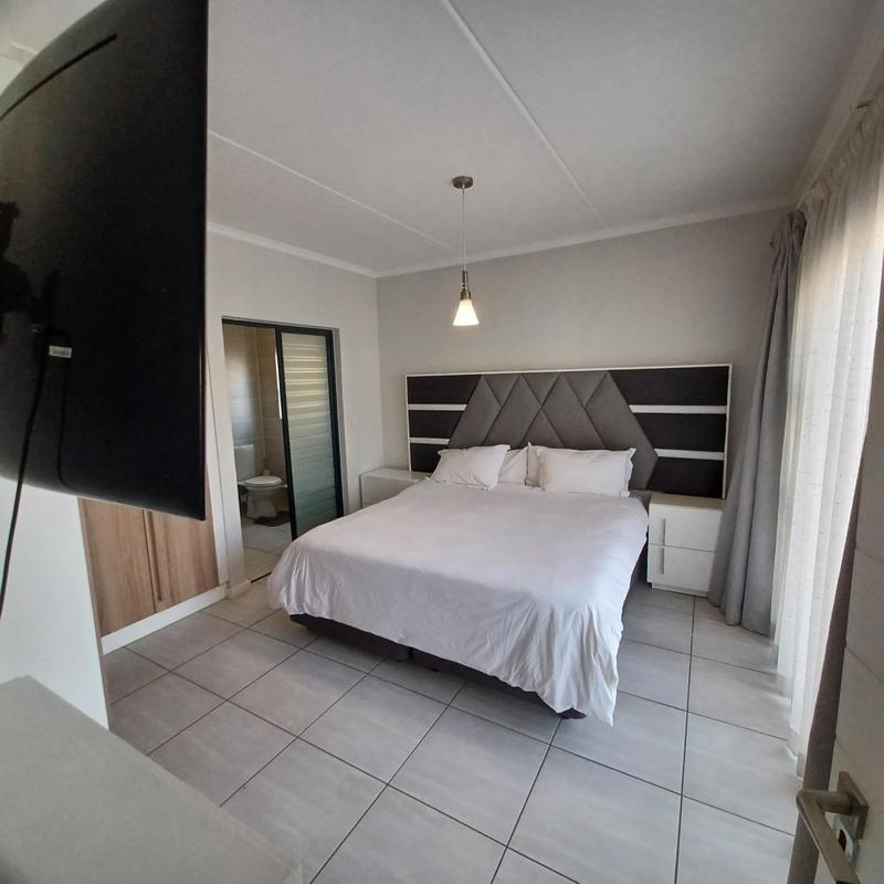 To Let 2 Bedroom Property for Rent in Waterfall Gauteng