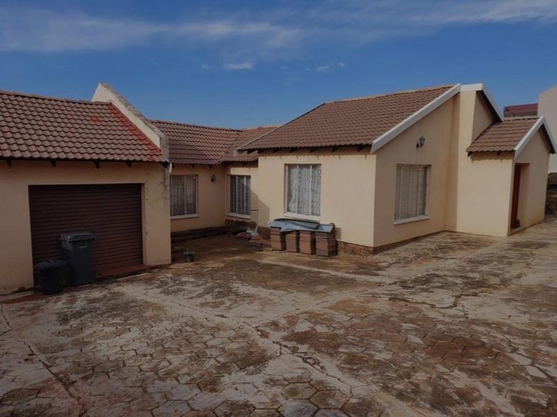 To Let 3 Bedroom Property for Rent in Danville Gauteng