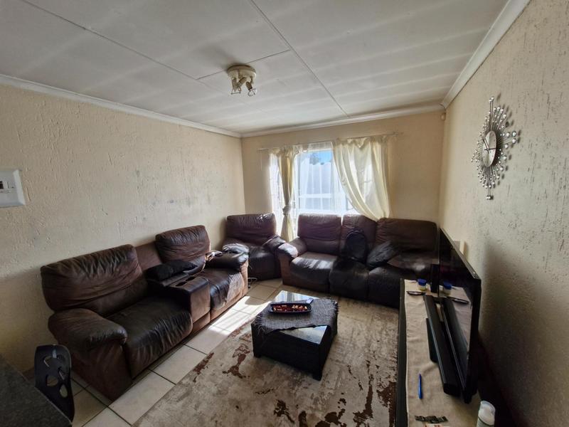 2 Bedroom Property for Sale in Heuwelsig Estate Gauteng
