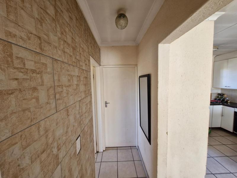 2 Bedroom Property for Sale in Heuwelsig Estate Gauteng