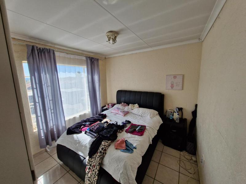 2 Bedroom Property for Sale in Heuwelsig Estate Gauteng