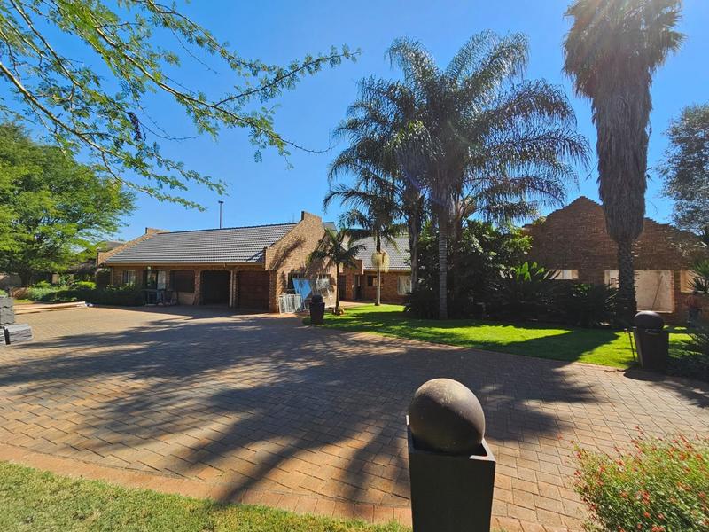 6 Bedroom Property for Sale in Doornpoort Gauteng