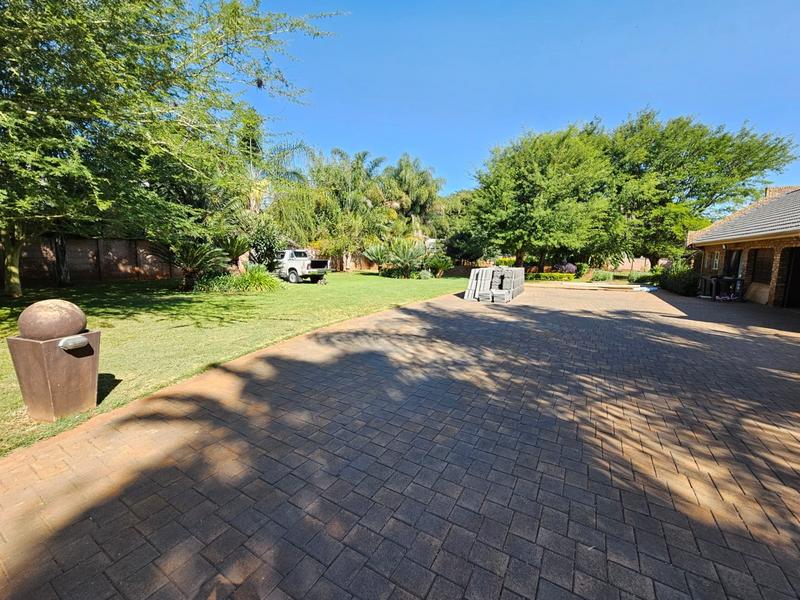 6 Bedroom Property for Sale in Doornpoort Gauteng