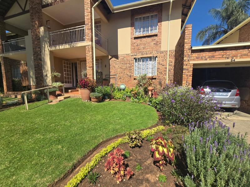 2 Bedroom Property for Sale in Magalieskruin Gauteng