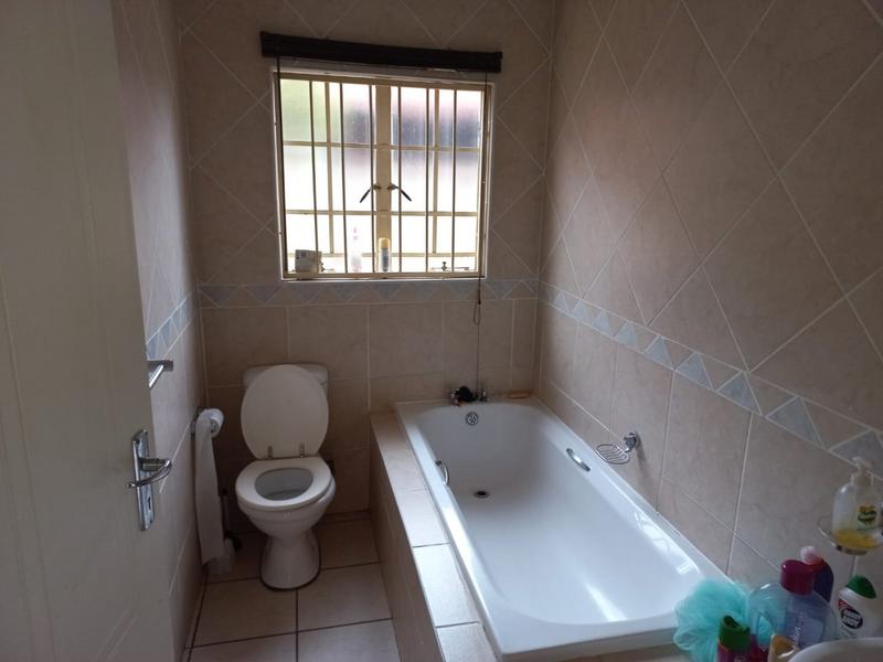 To Let 3 Bedroom Property for Rent in Claremont Gauteng