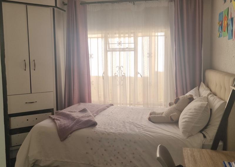 4 Bedroom Property for Sale in Diepkloof Gauteng