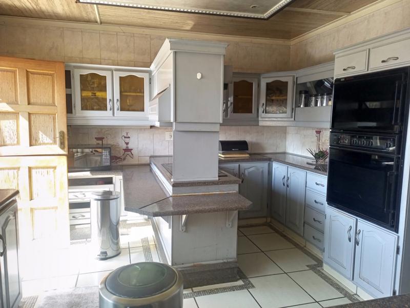 4 Bedroom Property for Sale in Diepkloof Gauteng