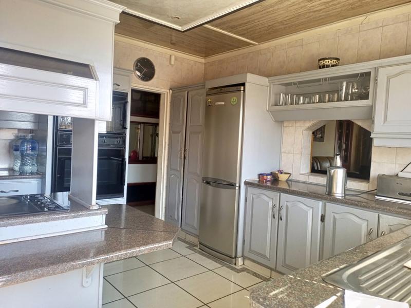 4 Bedroom Property for Sale in Diepkloof Gauteng