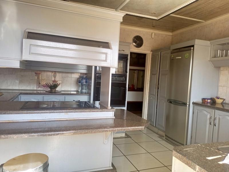 4 Bedroom Property for Sale in Diepkloof Gauteng