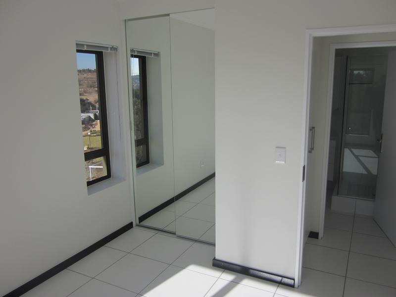 1 Bedroom Property for Sale in Lonehill Gauteng