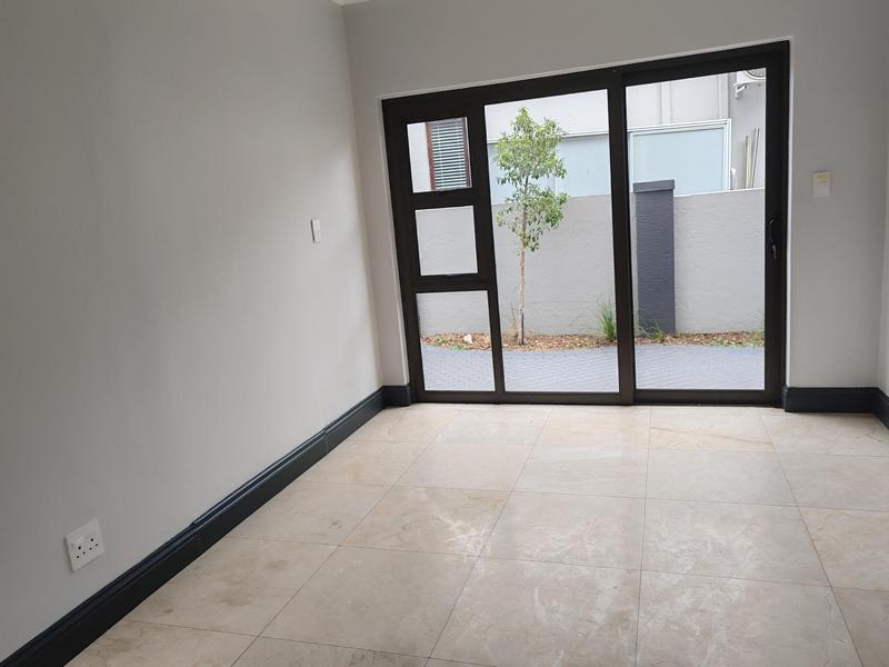 To Let 4 Bedroom Property for Rent in Modderfontein Gauteng