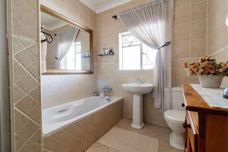 4 Bedroom Property for Sale in Raceview Gauteng