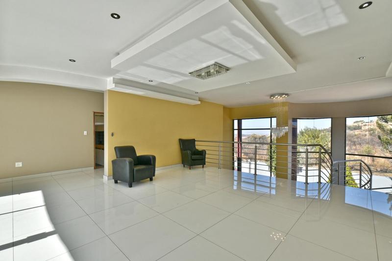 6 Bedroom Property for Sale in Mulbarton Gauteng