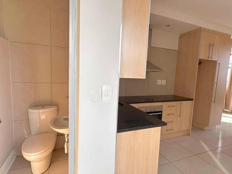 1 Bedroom Property for Sale in Sandton Central Gauteng