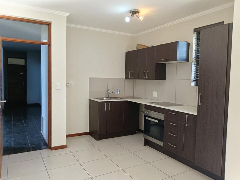 To Let 2 Bedroom Property for Rent in Jackal Creek Golf Estate Gauteng