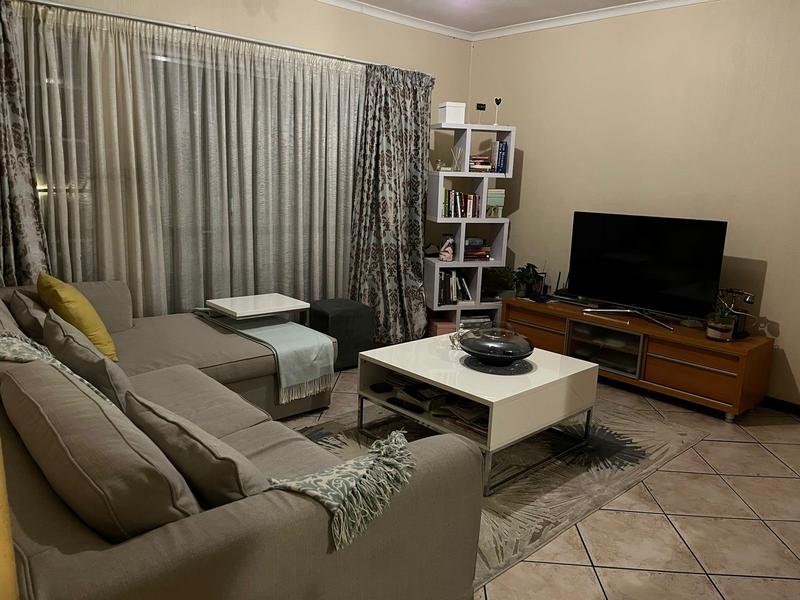 2 Bedroom Property for Sale in Wilgeheuwel Gauteng